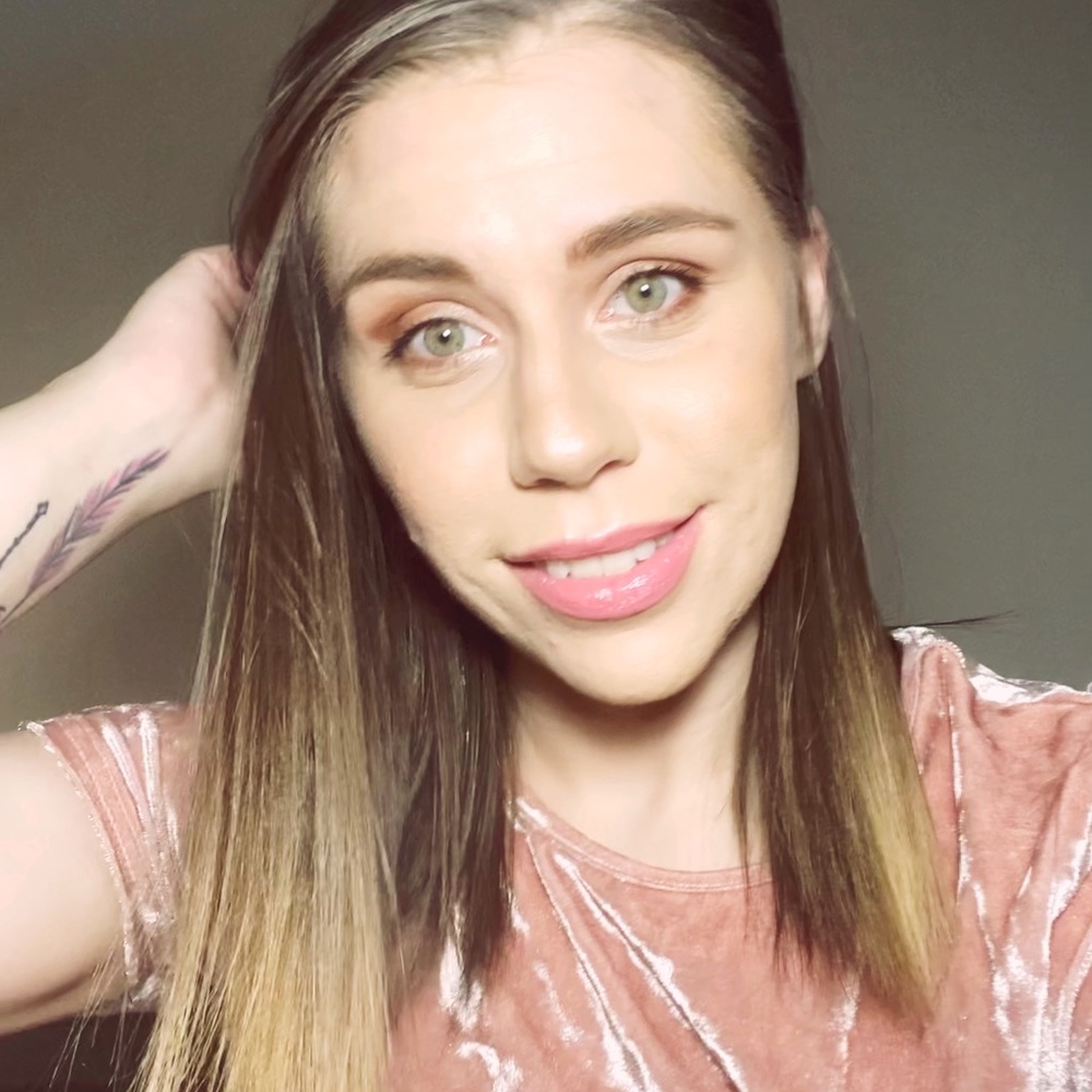 Meet your Posher, Candi